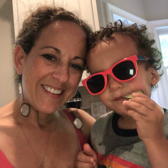 Meet your Posher, Natalie - Picture 2 of 2